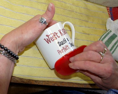 decorating ceramic mug